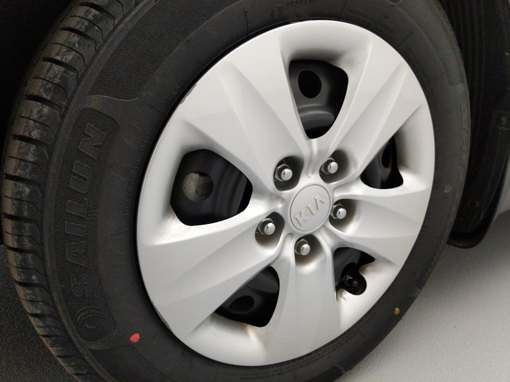 2017 Kia Forte - Wheel