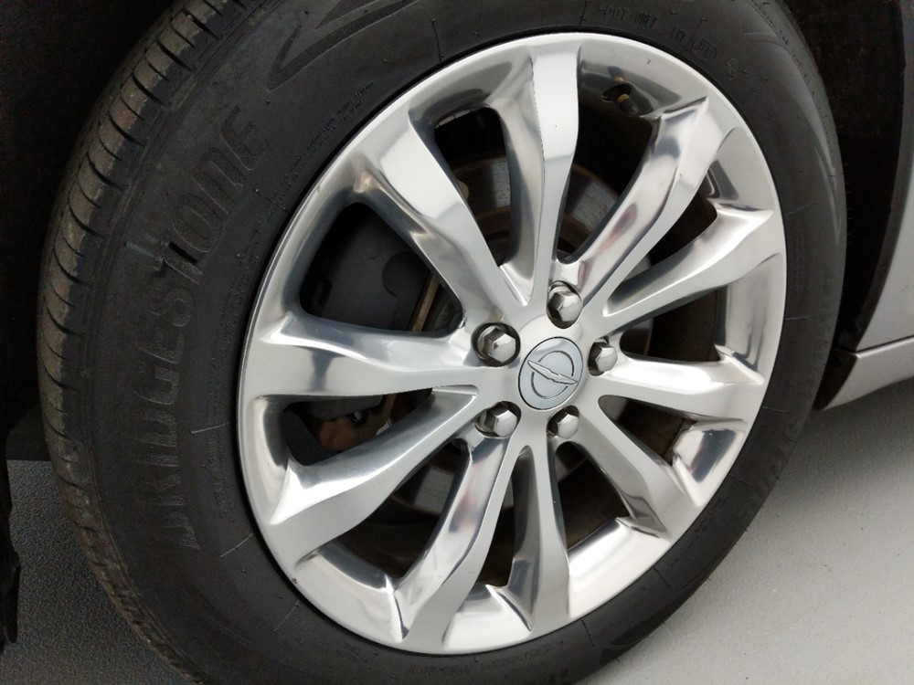 2018 Chrysler 300 - Wheel