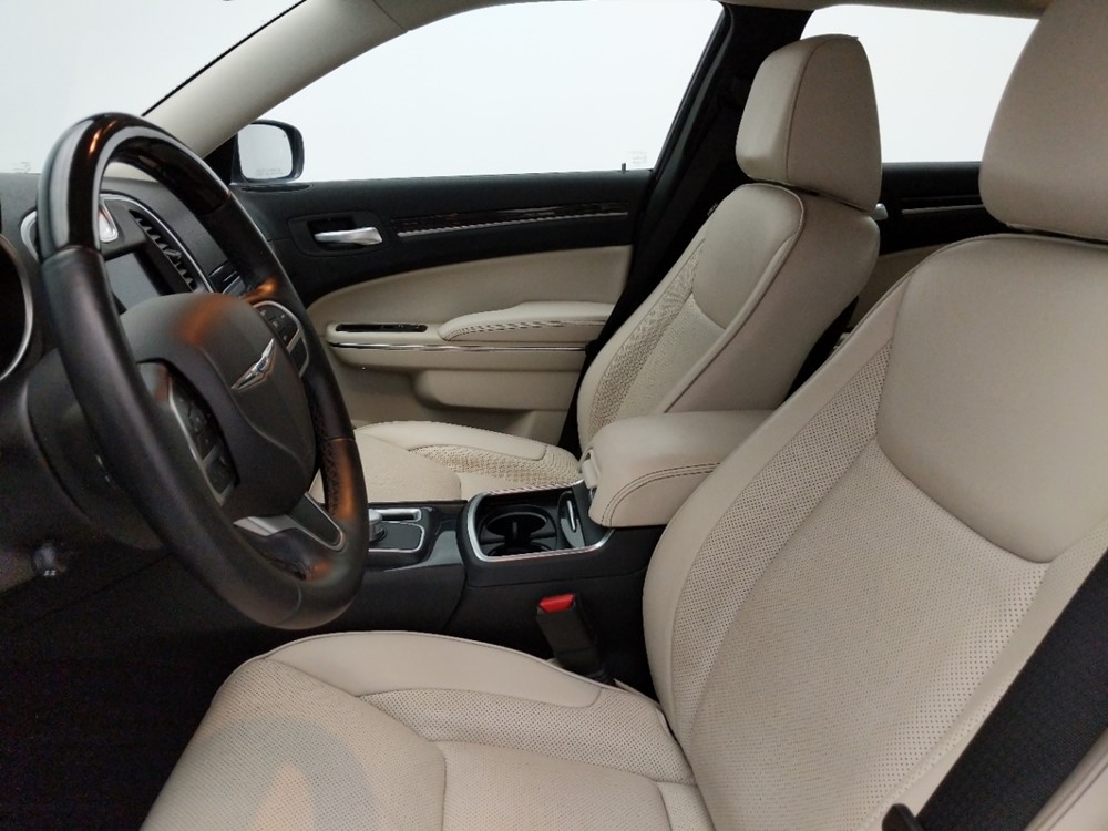 2018 Chrysler 300 - Driver Front Seat