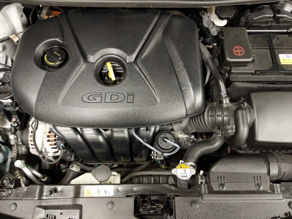 2017 Hyundai Elantra - Engine