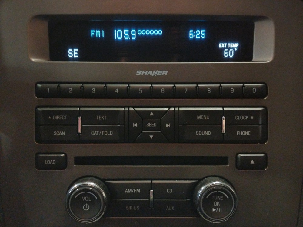 2010 Ford Mustang - Stereo Package