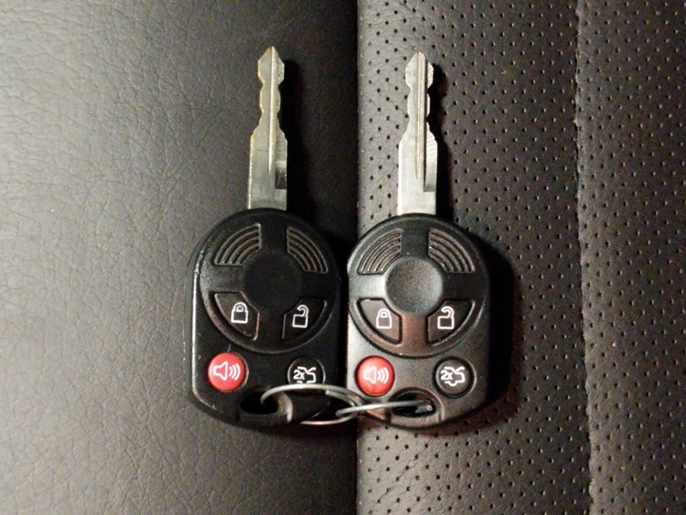 2010 Ford Mustang - Keys