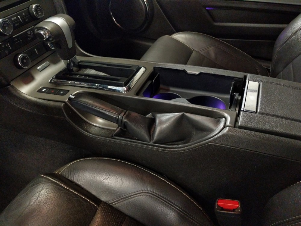 2010 Ford Mustang - Center Console/Cup Holders