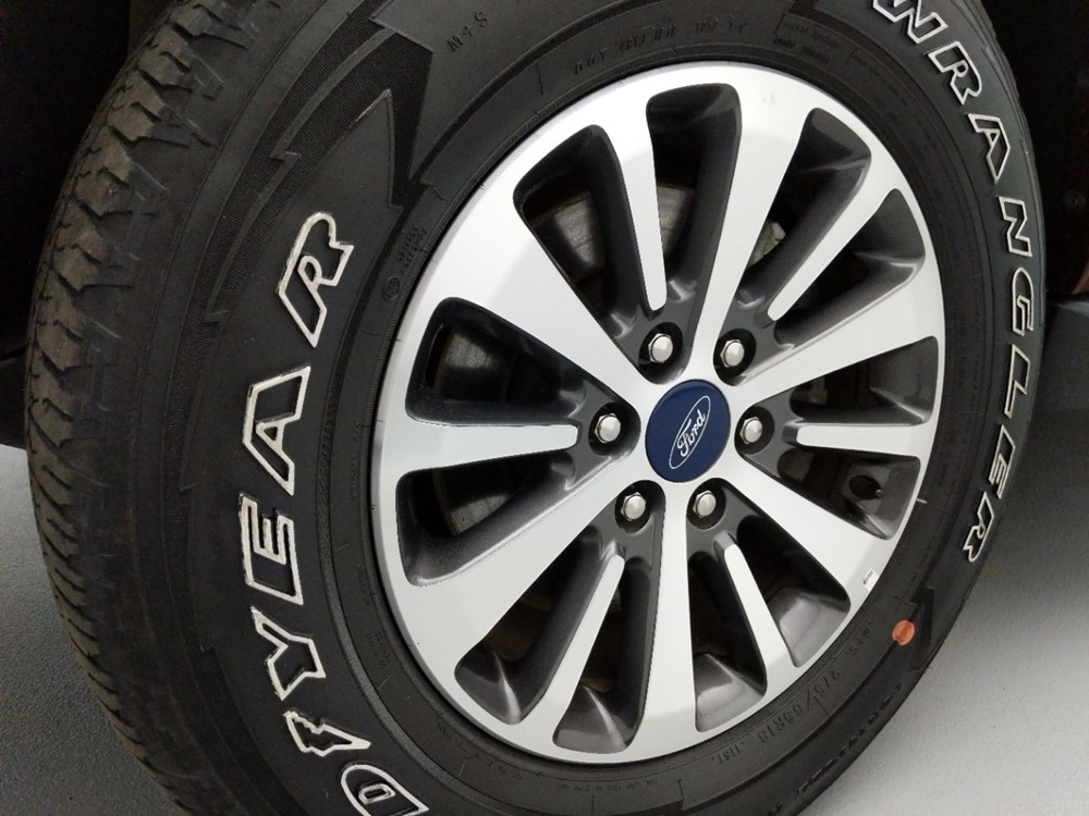 2017 Ford Expedition - Wheel