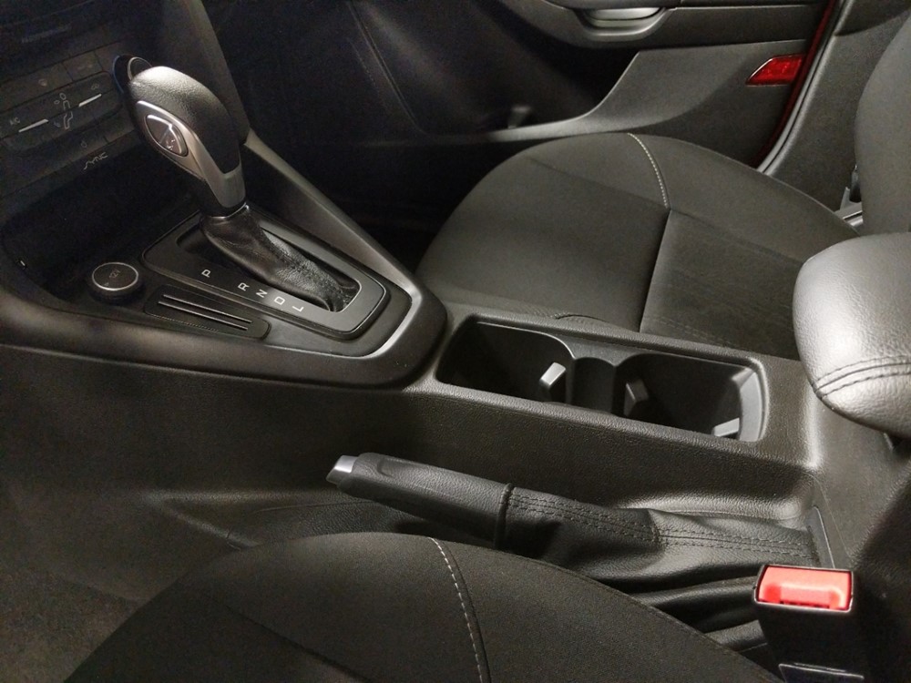2017 Ford Focus - Center Console/Cup Holders