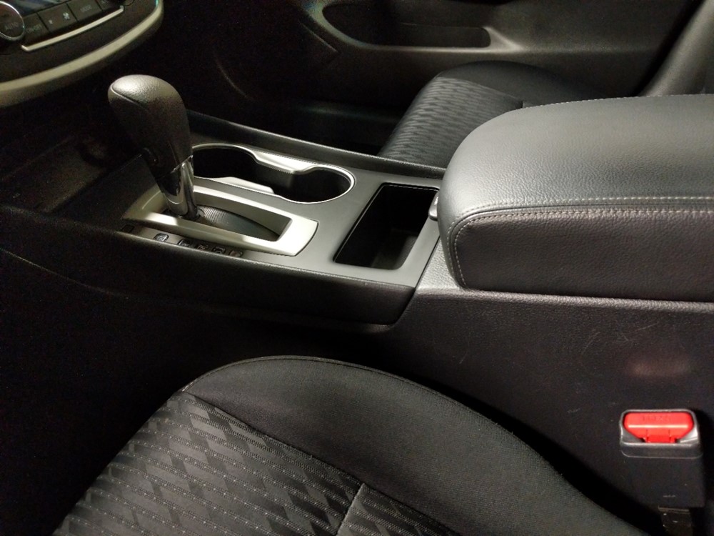 2017 Nissan Altima - Center Console/Cup Holders