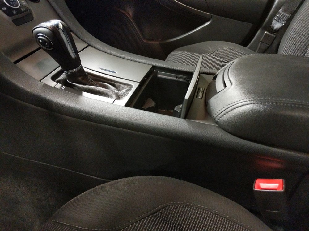 2014 Ford Taurus - Center Console/Cup Holders