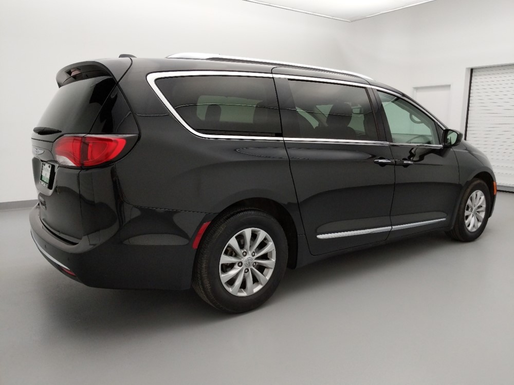 2018 Chrysler Pacifica - Passenger Rear Side