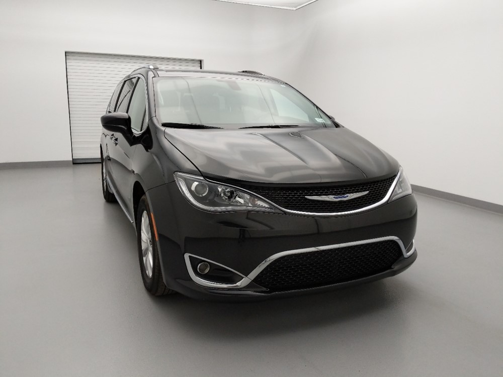 2018 Chrysler Pacifica - Passenger Front Hood