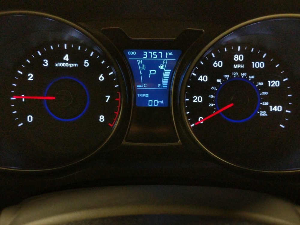 2016 Hyundai Veloster - Odometer Close Up