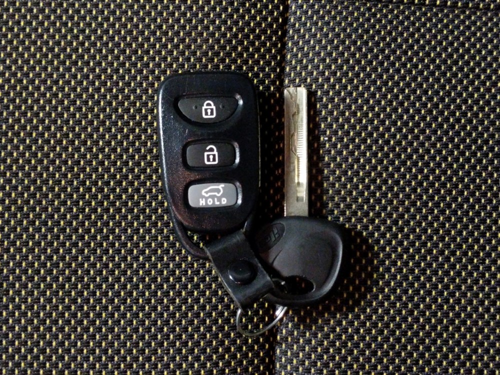 2016 Hyundai Veloster - Keys