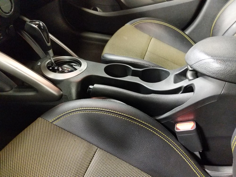 2016 Hyundai Veloster - Center Console/Cup Holders