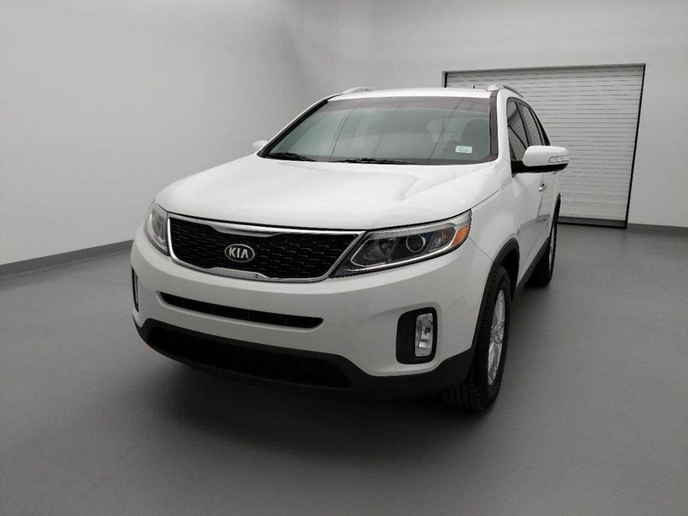 2014 Kia Sorento - Driver Front Hood