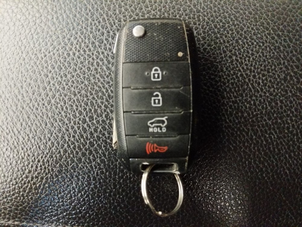 2014 Kia Sorento - Keys