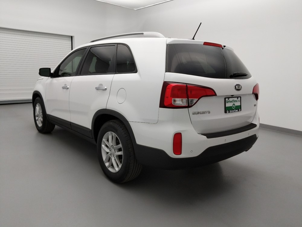 2014 Kia Sorento - Driver Rear Bumper