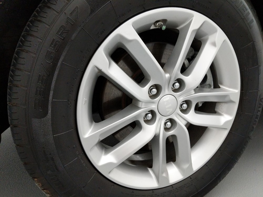 2014 Kia Sorento - Wheel