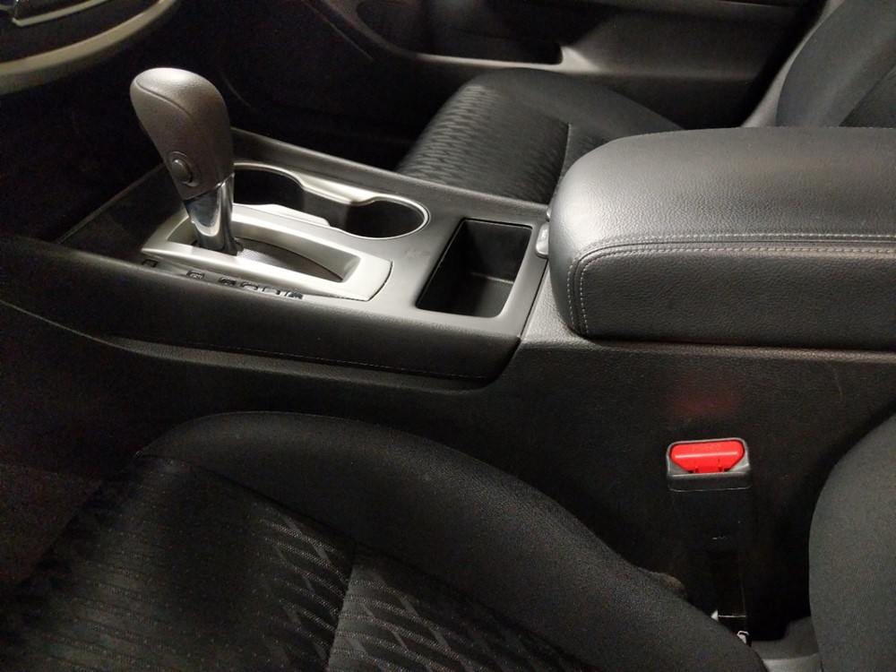 2017 Nissan Altima - Center Console/Cup Holders