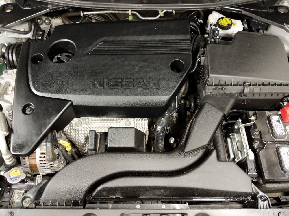2017 Nissan Altima - Engine