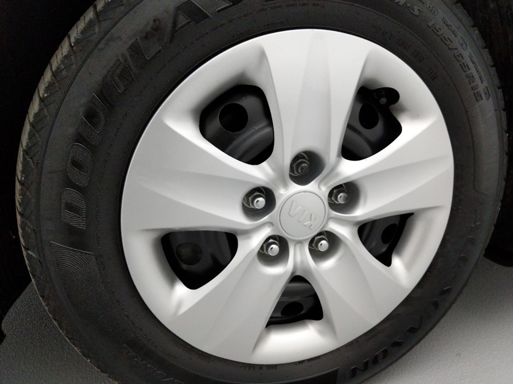 2017 Kia Forte - Wheel