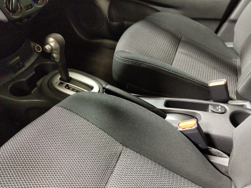 2017 Nissan Versa - Center Console/Cup Holders