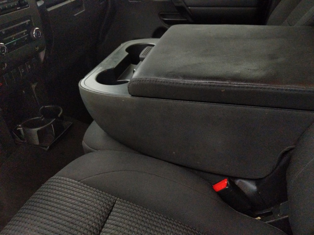 2011 Nissan Titan - Center Console/Cup Holders