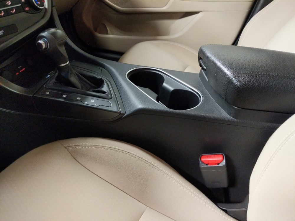 2015 Kia Optima - Center Console/Cup Holders