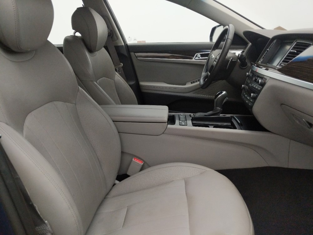 2015 Hyundai Genesis - Passenger Front Seat