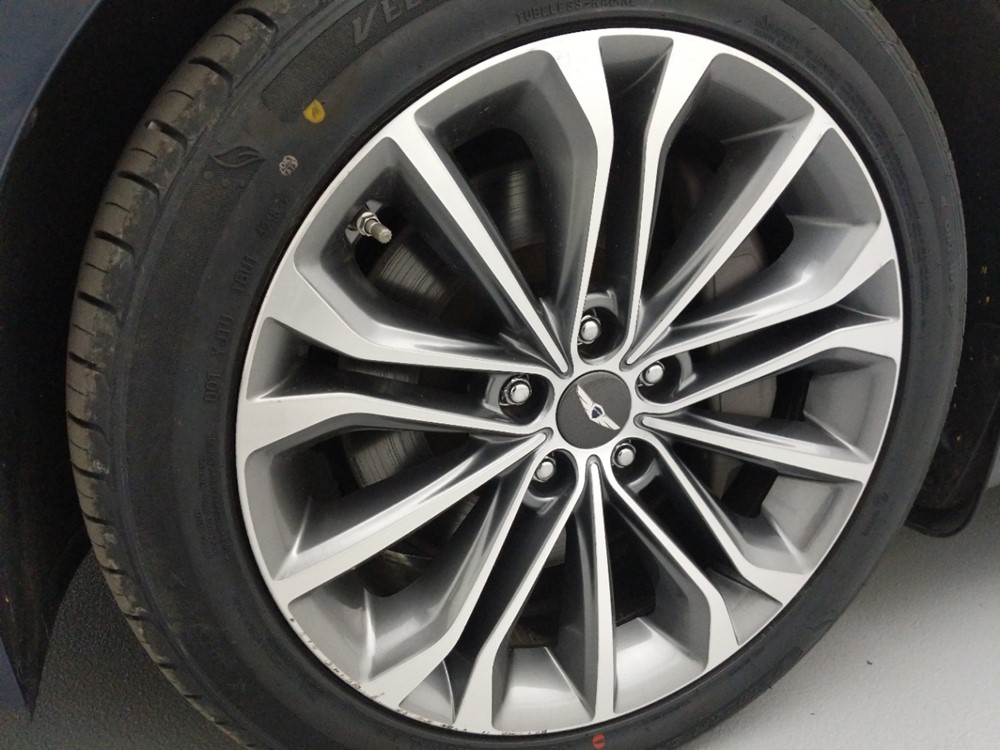 2015 Hyundai Genesis - Wheel