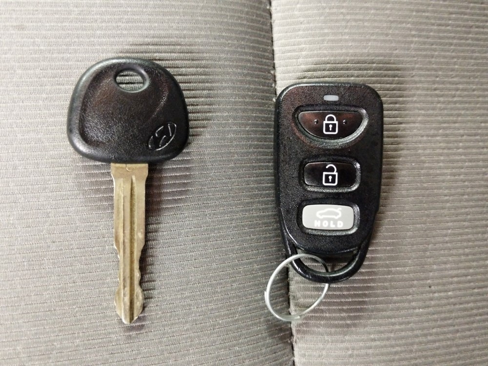 2017 Hyundai Elantra - Keys