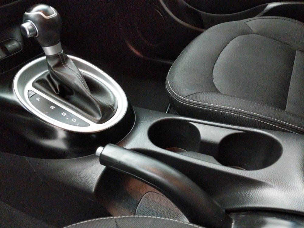 2017 Kia Soul - Center Console/Cup Holders
