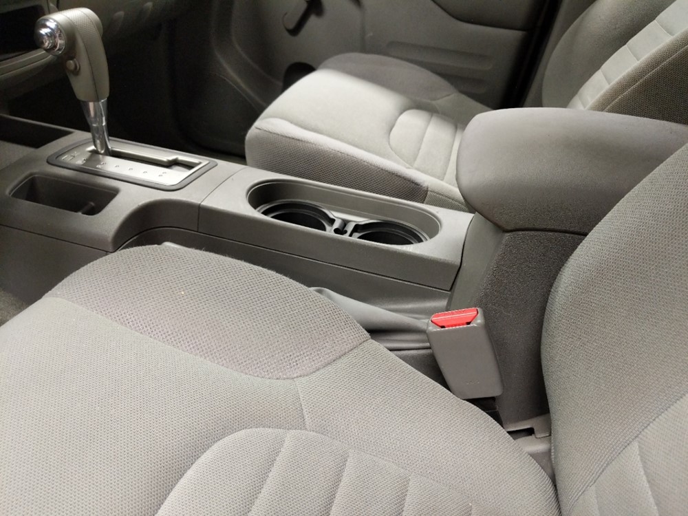 2015 Nissan Frontier - Center Console/Cup Holders