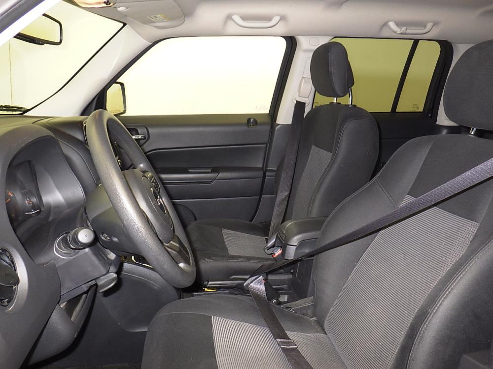 2016 Jeep Patriot - Driver Front Seat