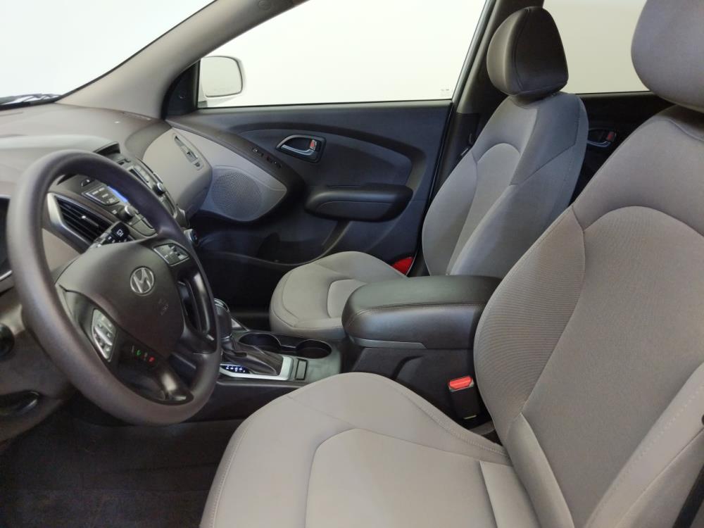 2015 Hyundai Tucson - Driver Front Seat