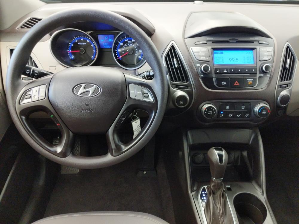 2015 Hyundai Tucson - Driver Dash
