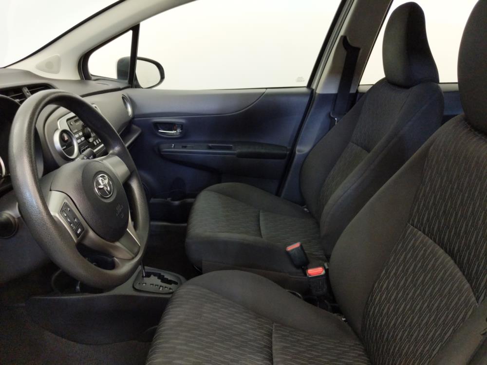 2014 Toyota Yaris - Driver Front Seat