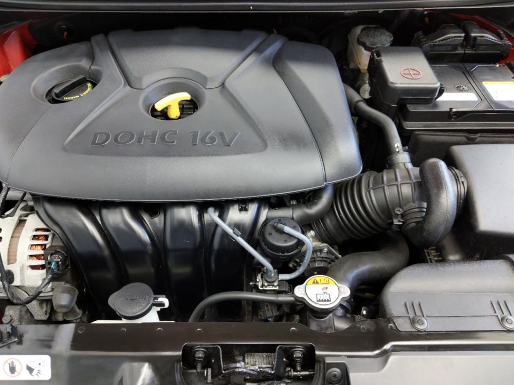 2014 Hyundai Elantra - Engine