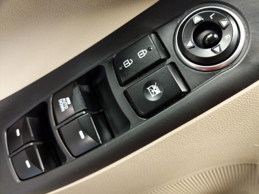 2016 Hyundai Elantra - Driver Power Windows/Lock Control