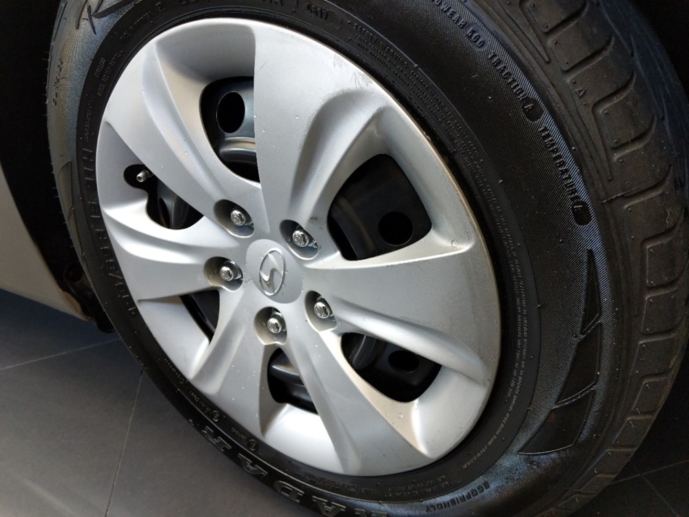 2016 Hyundai Elantra - Wheel