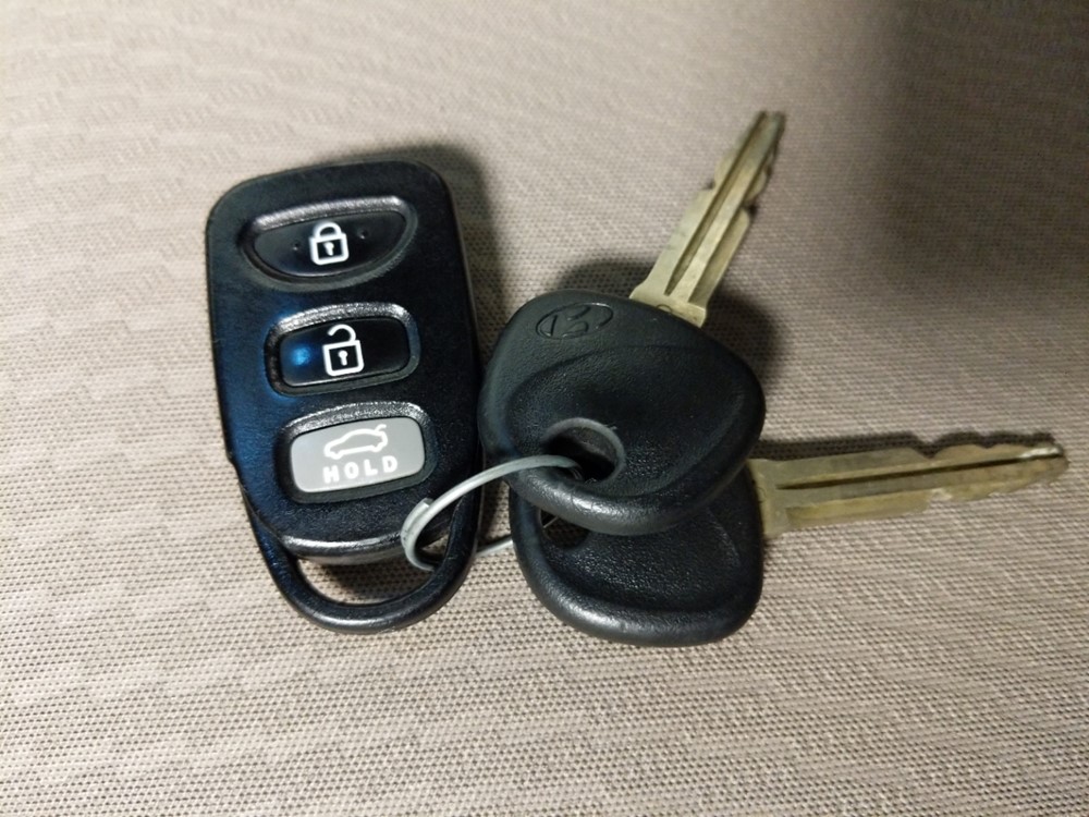 2016 Hyundai Elantra - Keys