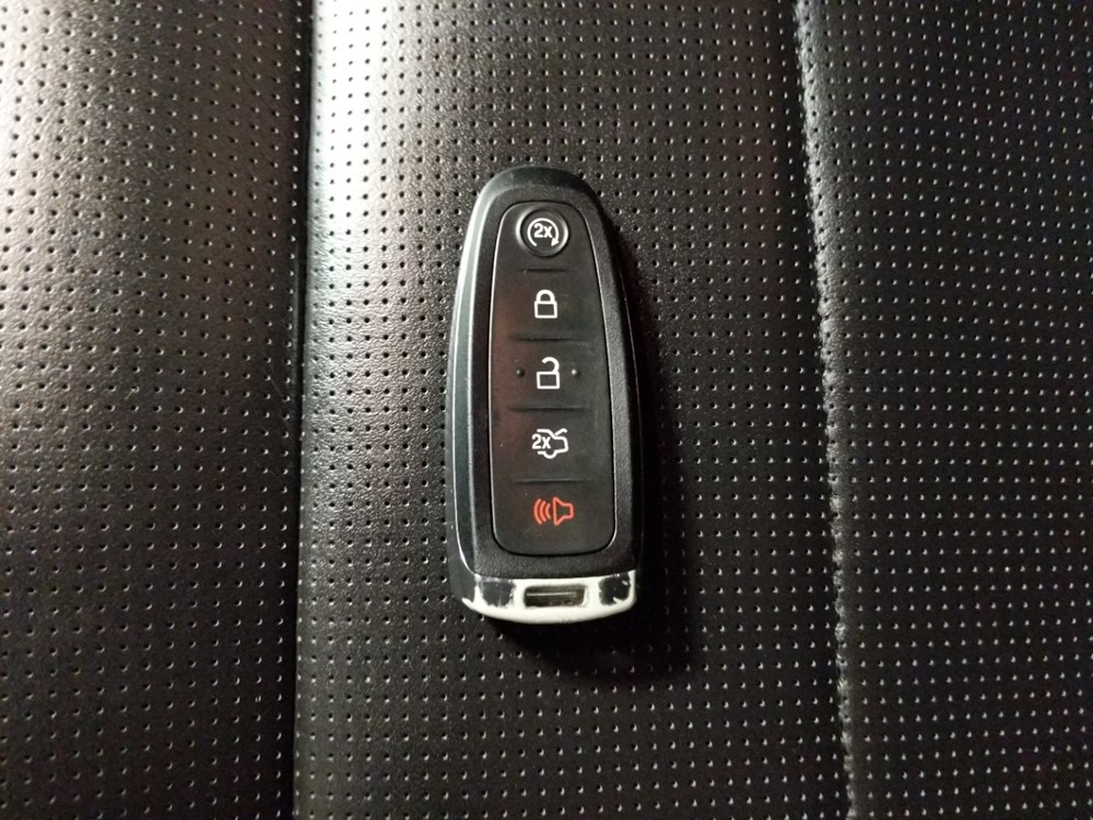 2017 Ford Taurus - Keys