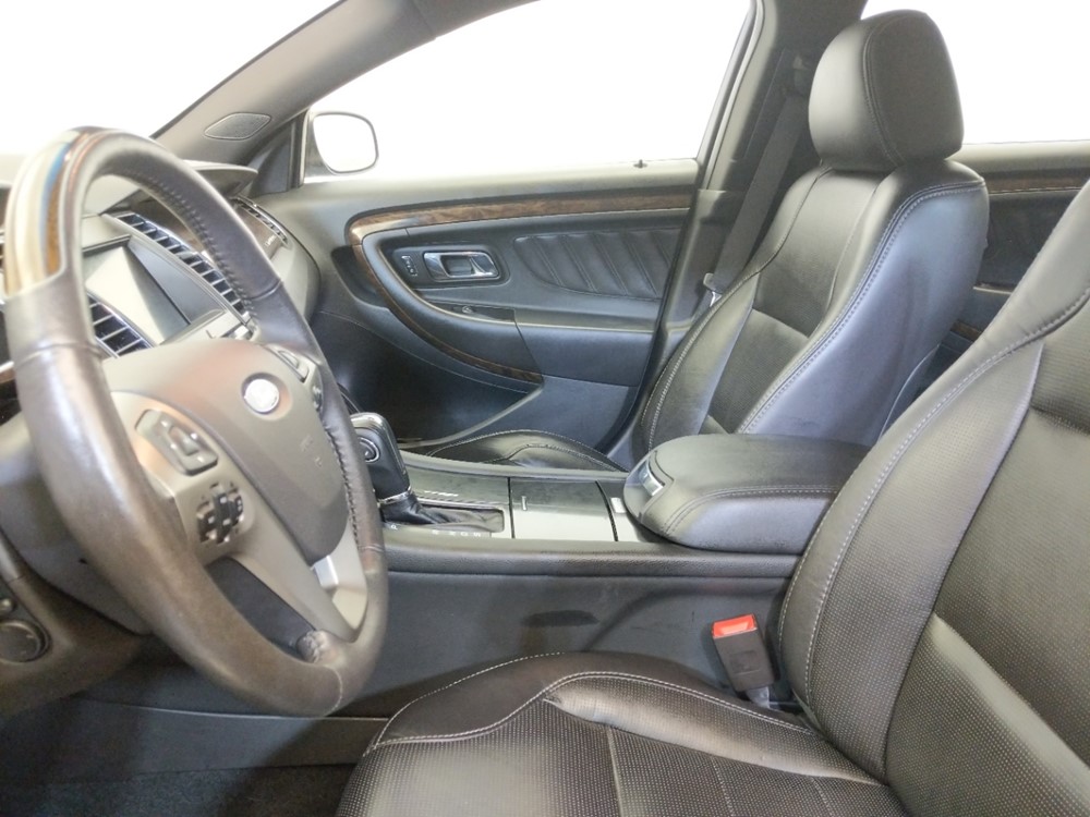 2017 Ford Taurus - Driver Front Seat
