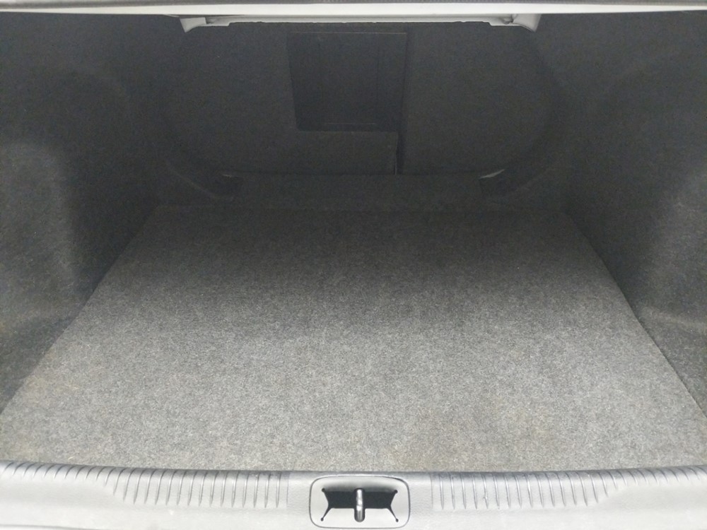 2015 Chrysler 200 - Trunk