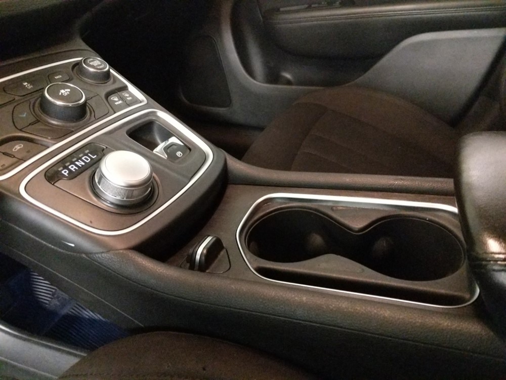 2015 Chrysler 200 - Center Console/Cup Holders