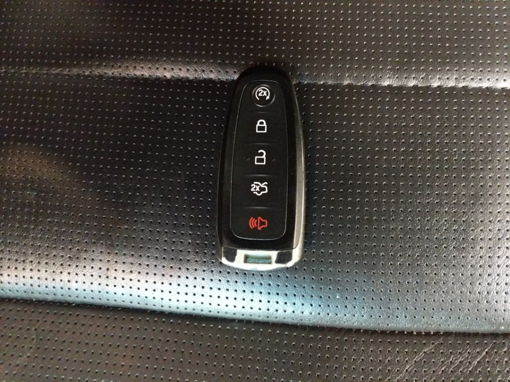 2017 Ford Taurus - Keys