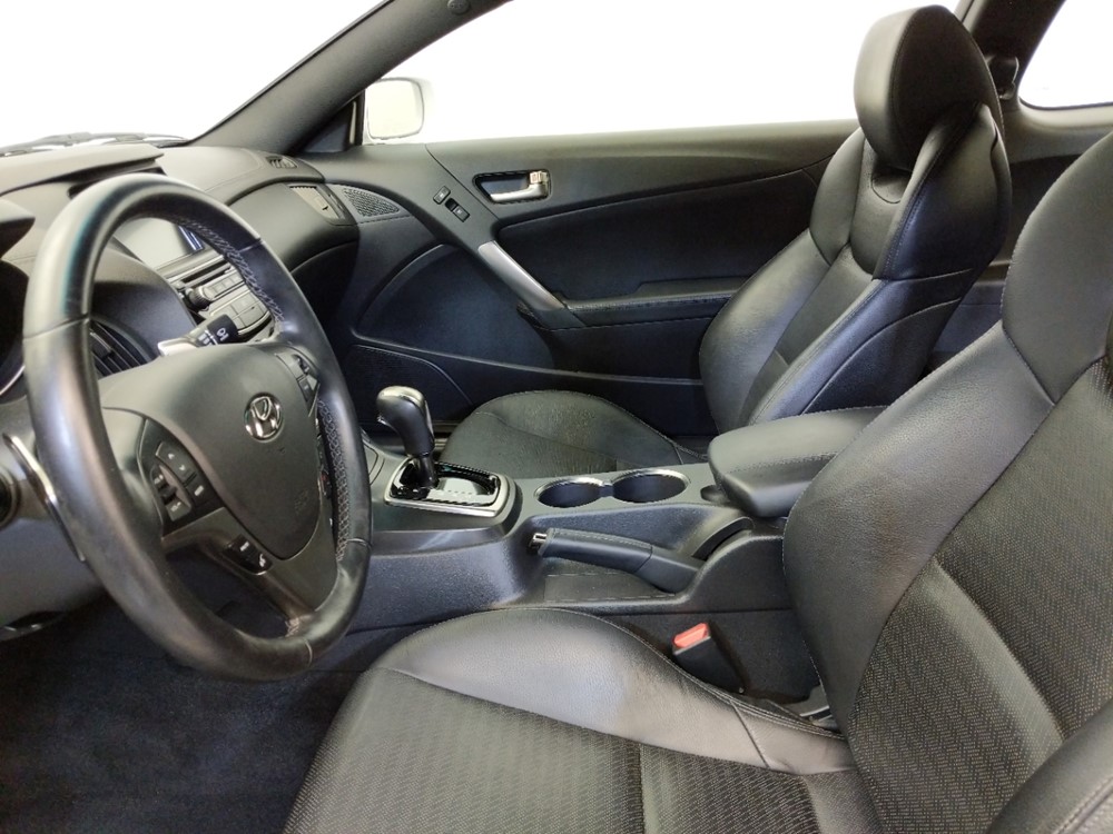 2015 Hyundai Genesis - Driver Front Seat