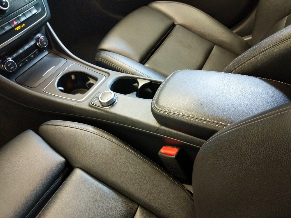 2016 Mercedes-Benz CLA250 - Center Console/Cup Holders