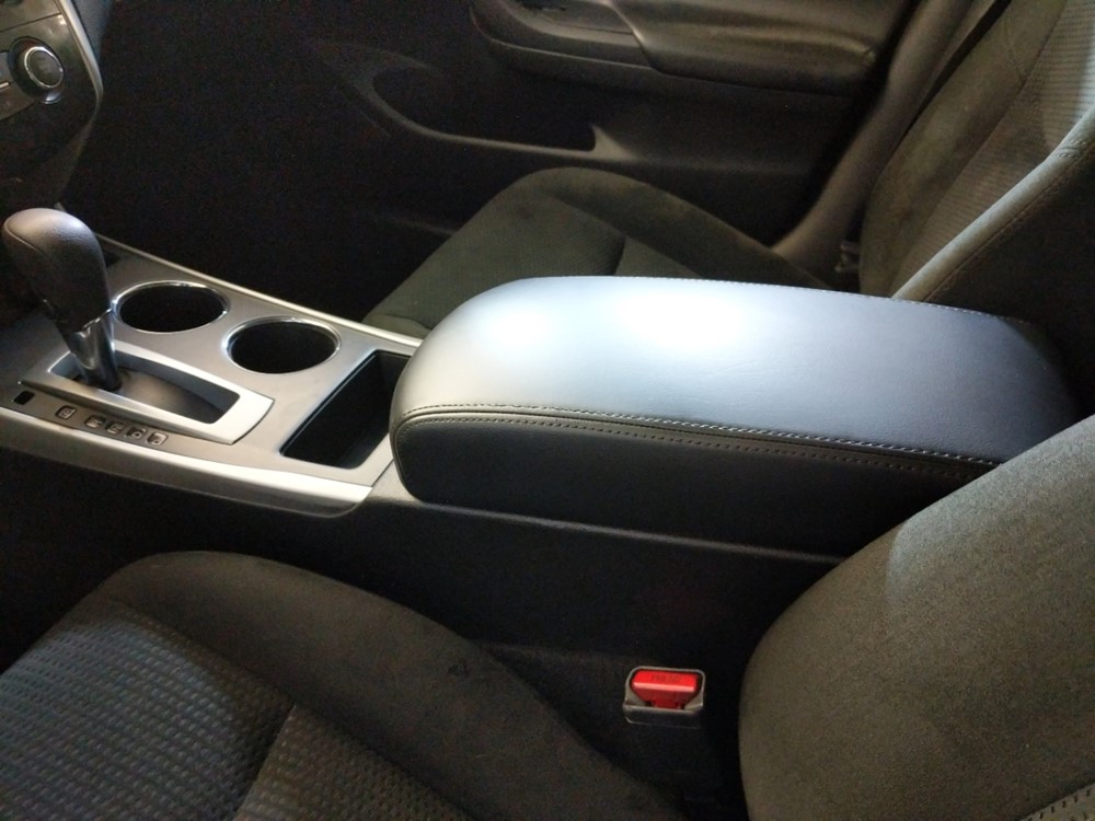 2015 Nissan Altima - Center Console/Cup Holders