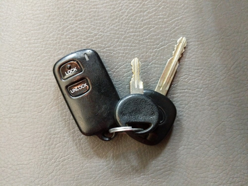 2016 Toyota Tundra - Keys