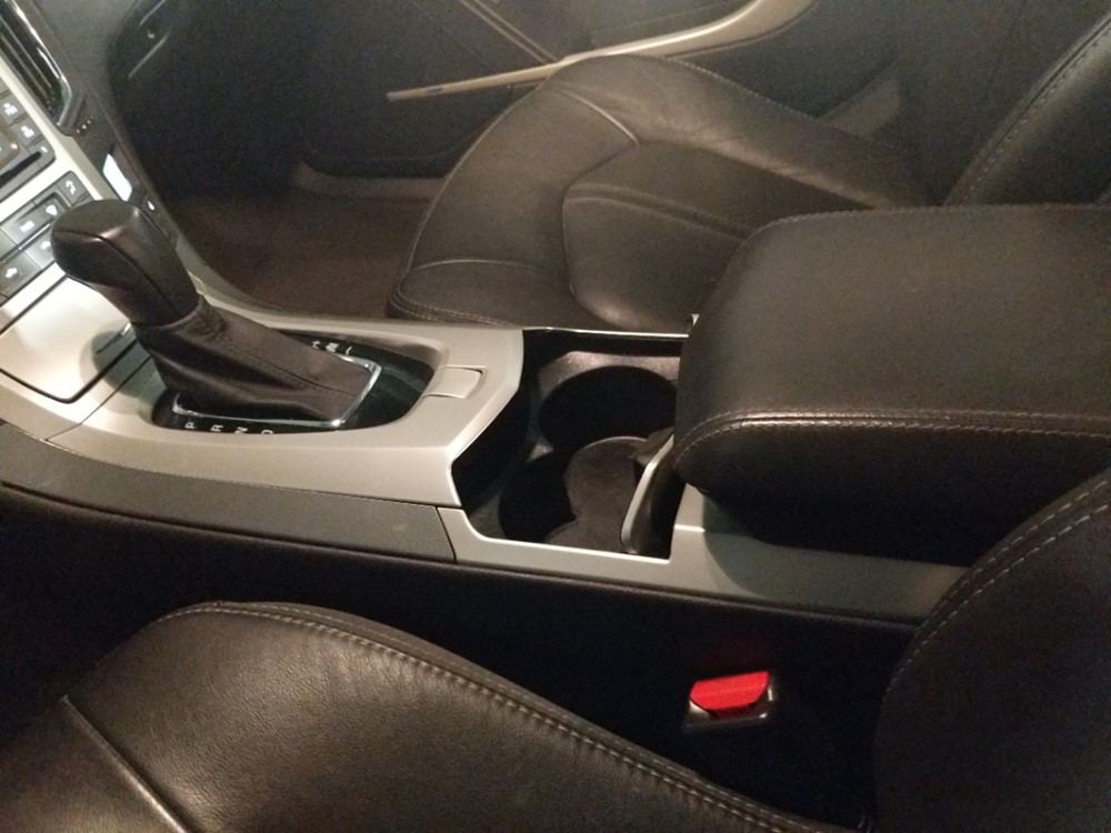 2013 Cadillac CTS - Center Console/Cup Holders