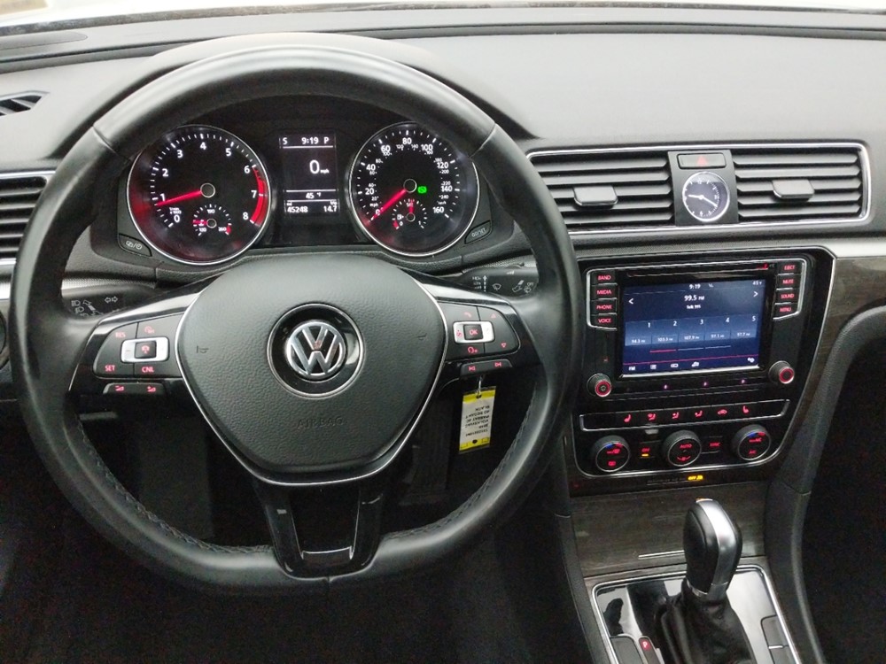 2016 Volkswagen Passat - Driver Dash